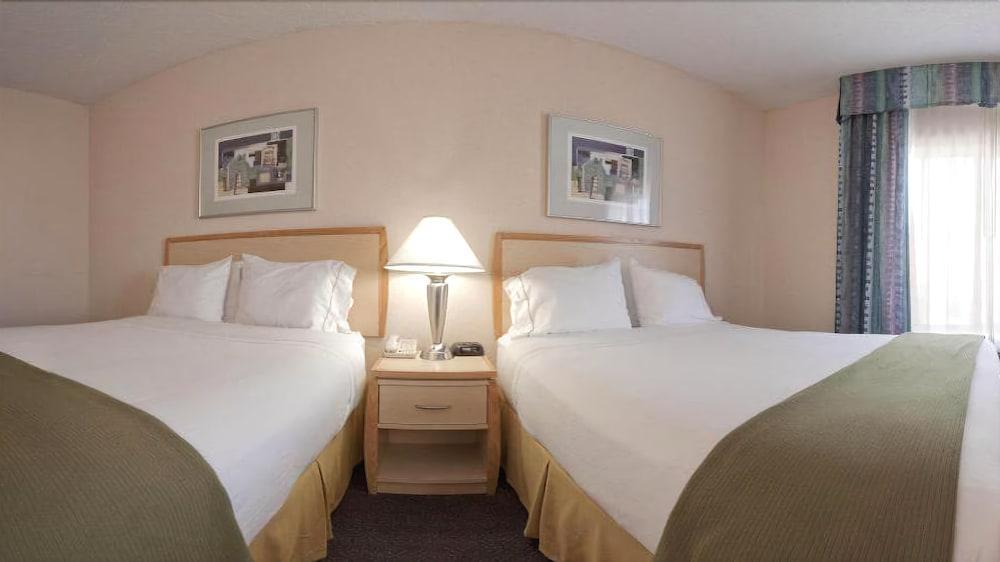 Holiday Inn Express Hotel & Suites San Antonio - Rivercenter Area By Ihg Esterno foto