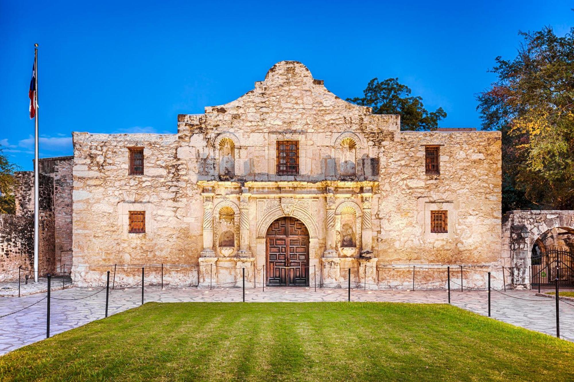 Holiday Inn Express Hotel & Suites San Antonio - Rivercenter Area By Ihg Esterno foto