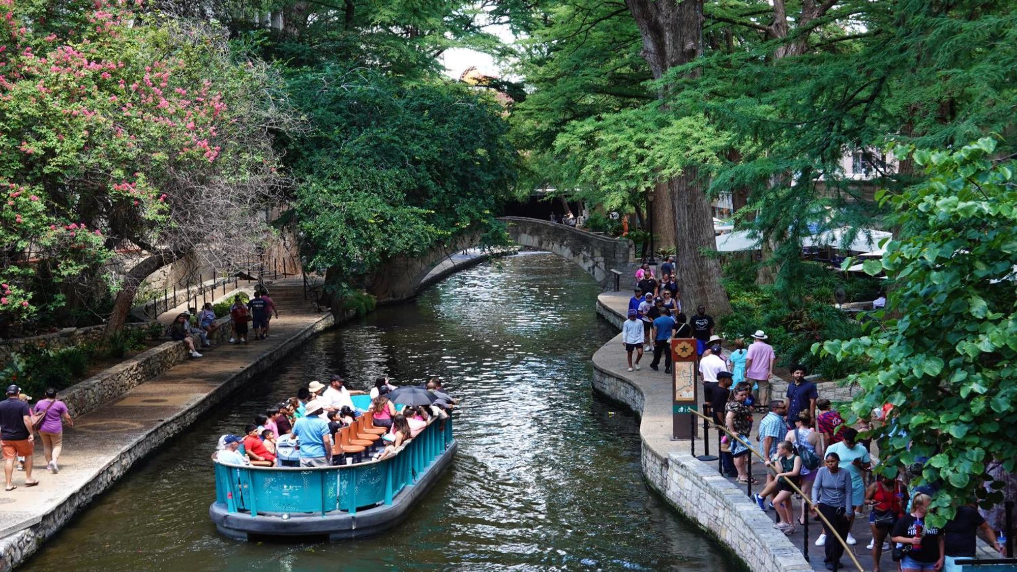 Holiday Inn Express Hotel & Suites San Antonio - Rivercenter Area By Ihg Esterno foto